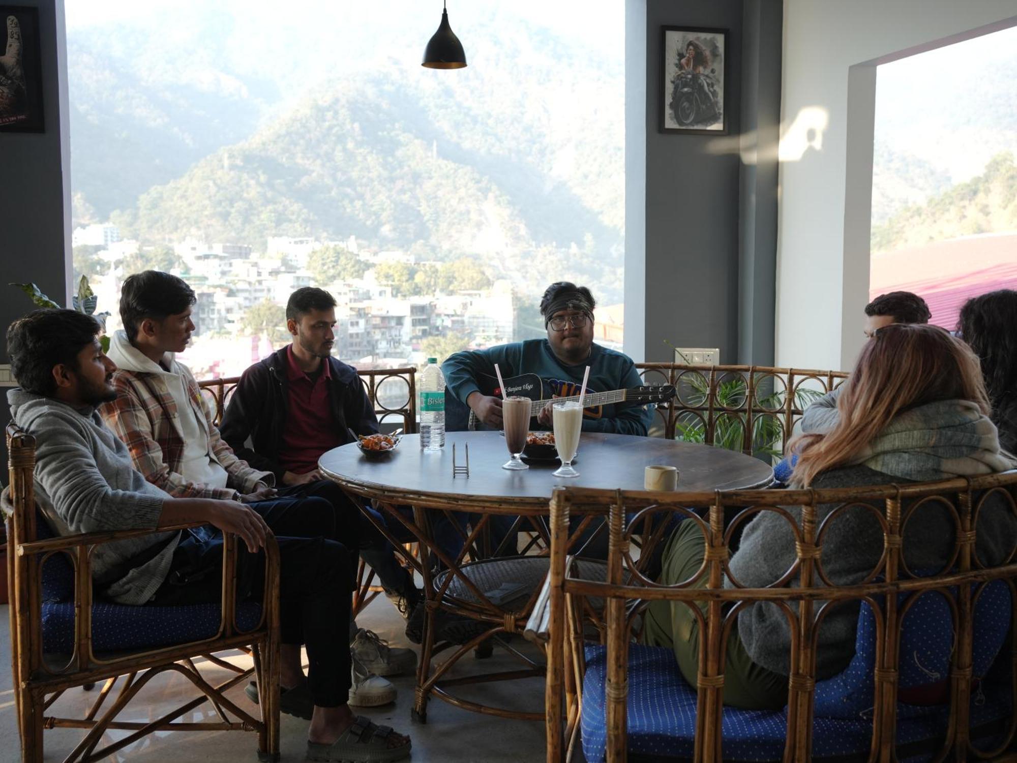 Skyard Rishikesh, Laxman Jhula Vandrehjem Eksteriør billede